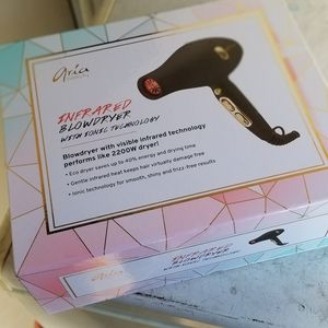 Aria blow dryer